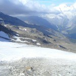 On Lagginhorn glacier, the hut is seen below.