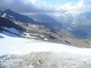 Lagginhorn - glacier, the hut is seen below.