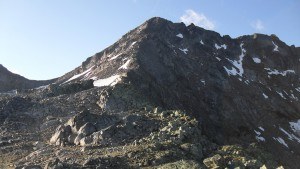 View of the ridge still without clouds.