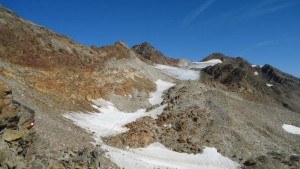 The route descends here before Ramol pass which is on the left up.