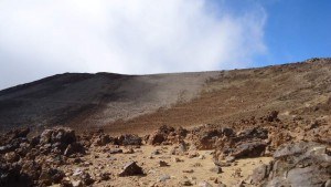 A gentle path toward the crater of Pico Viejo.