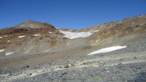 A small glacier off the route.