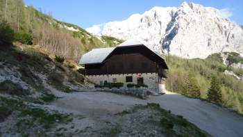 Ticarjev hut and Prisojnik in the backgrpund.