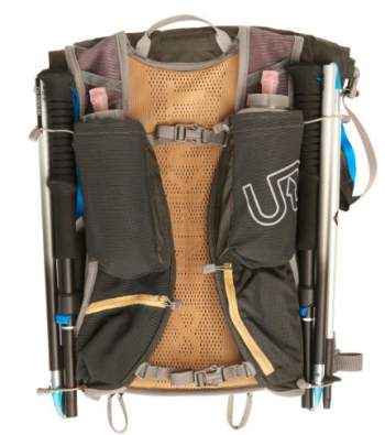 Impressive storage capacity on the shoulder straps, with four pockets.