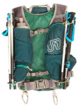 The shoulder harness with no less than 6 pockets and 2 pairs of bungee cords.