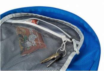 The internal mesh pocket with a key clip.
