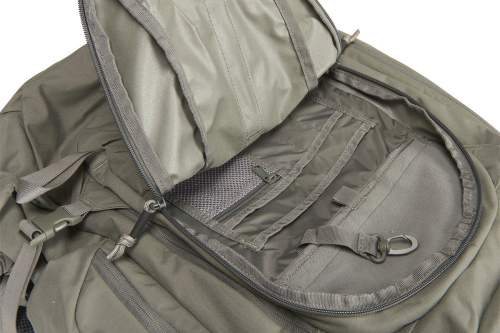 Front pocket with inner pockets for organization.