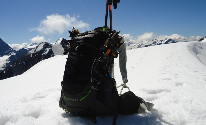 My Osprey Stratos 24 Pack on the summit of Geisterspitze.