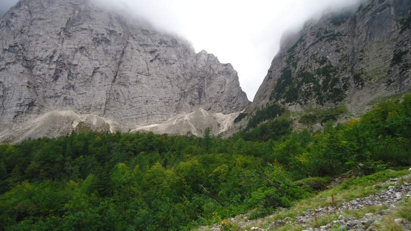 Luknja Pass as seen from Sovatna route.