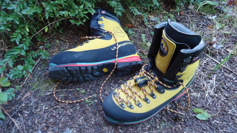 mountaineering boots