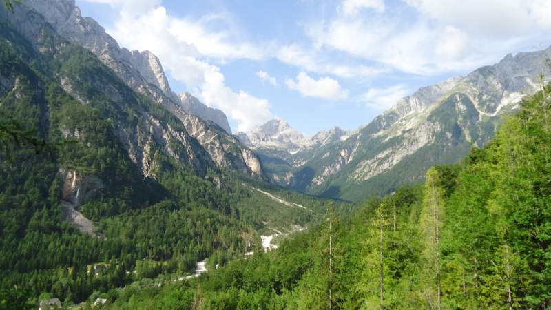 One place with great views - Zadnja Trenta valley and Bavski Grintavec behind.