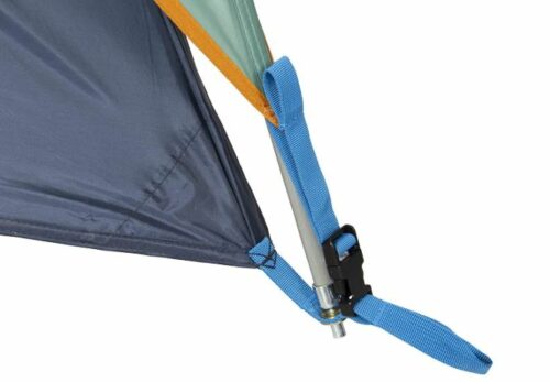 Fly connection to the tent's base and the corner grommet.