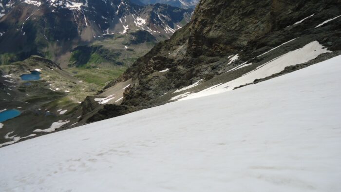 On the snow section, both lakes are visible far below.
