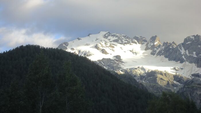 Cima di Piazzi, zoomed view from the road.