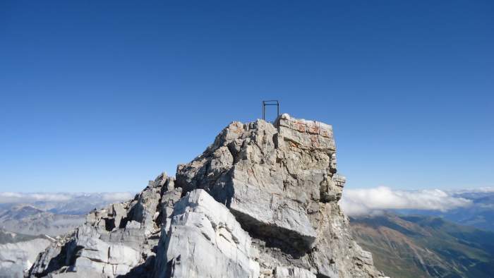 Geisterspitze (Punta degli Spiriti) - the summit.