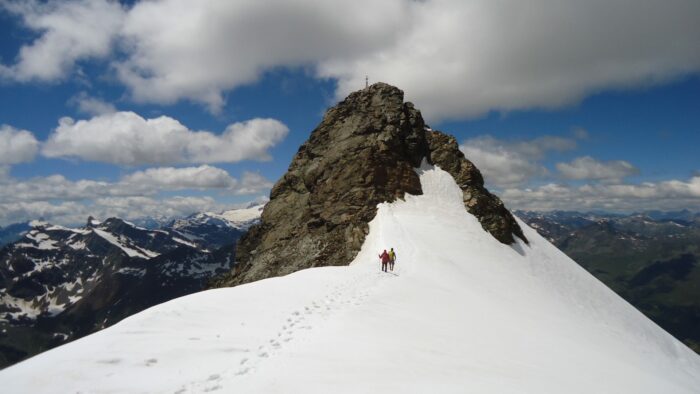 The two Italians (Umberto and Danielle) passing the cornice area.