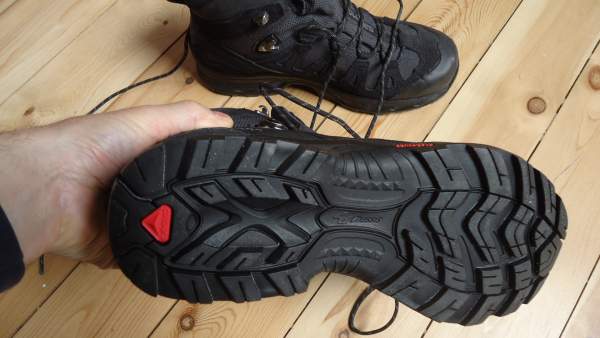 Contagrip rubber sole with wide lugs.