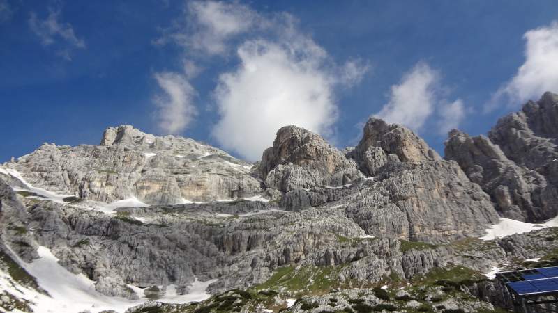 Jof Fuart is directly above the hut.