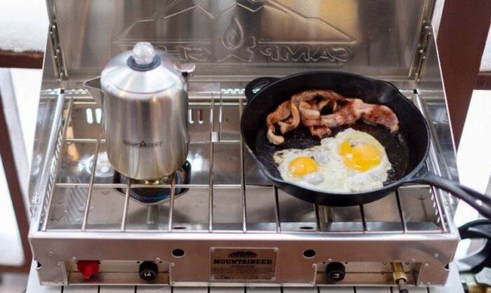 Large cooking area.