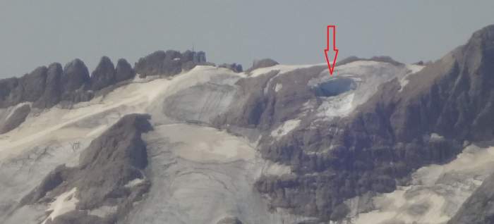 This is the area where the glacier collapsed.