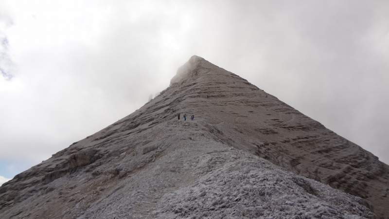 Beautiful Tofana Di Rozes summit. Picture taken on my way back.