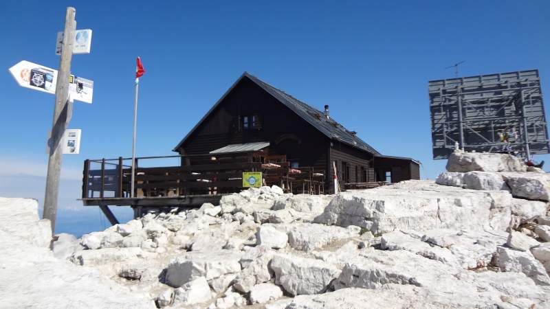 The summit and Capana Piz Fassa.