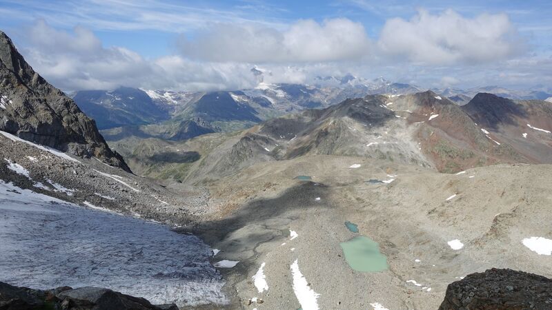 The lake at the end of the glacier.