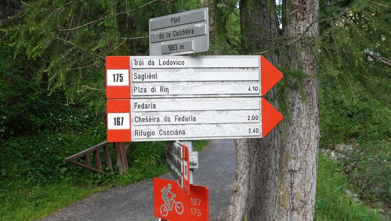 The sign at the beginning of the route.