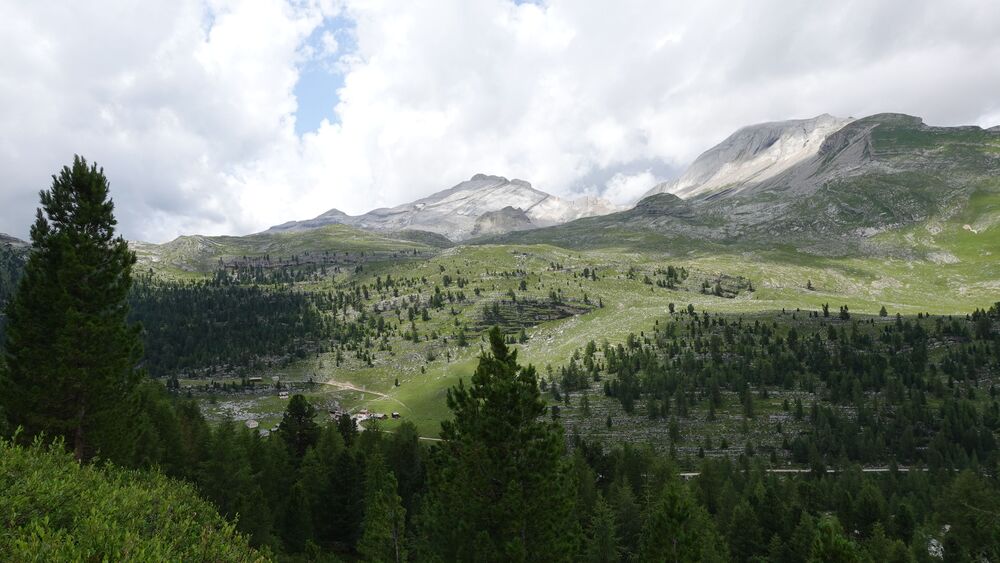 Lower Fanes plateau with two huts.