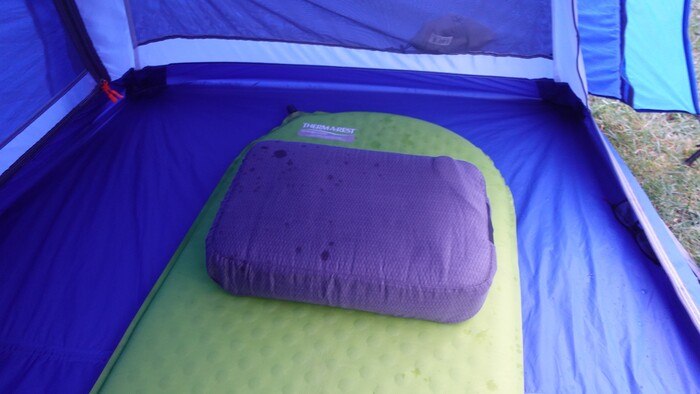 The Forclaz pillow in combination with my Therm-a-Rest Trail Lite sleeping pad.
