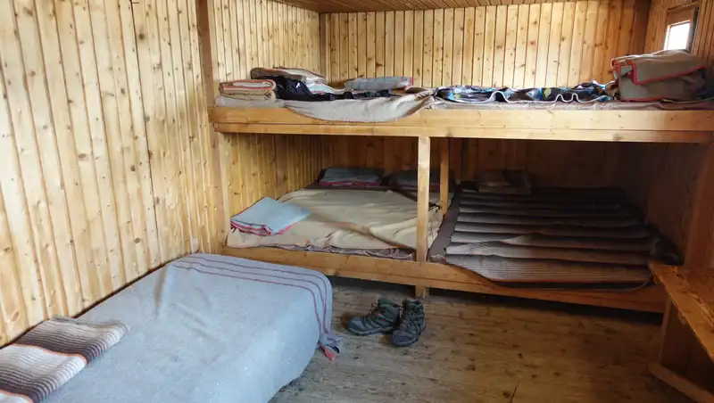 In the Bivacco della Pace, plenty of space to sleep on the floor.