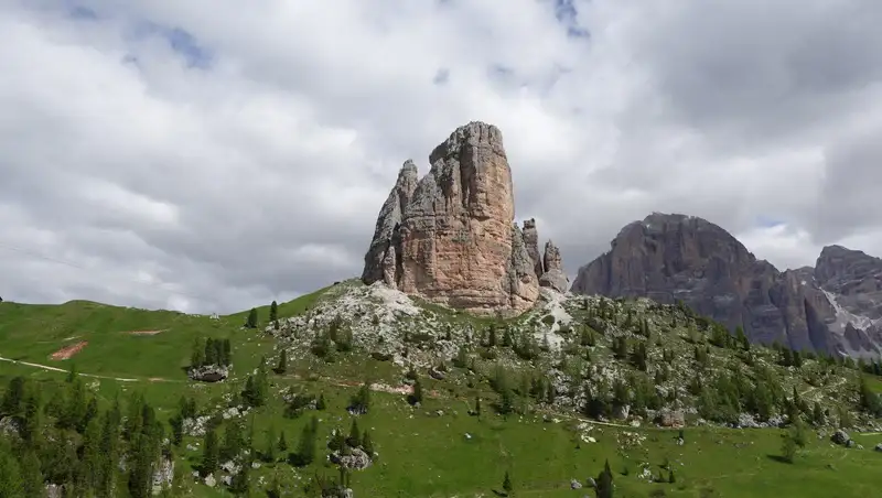 From Passo Giau to Averau, Nuvolau, Cinque Torri Round Tour top picture.