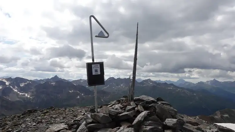 The summit of Piz Cotschen.